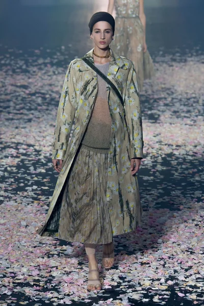 Look 33